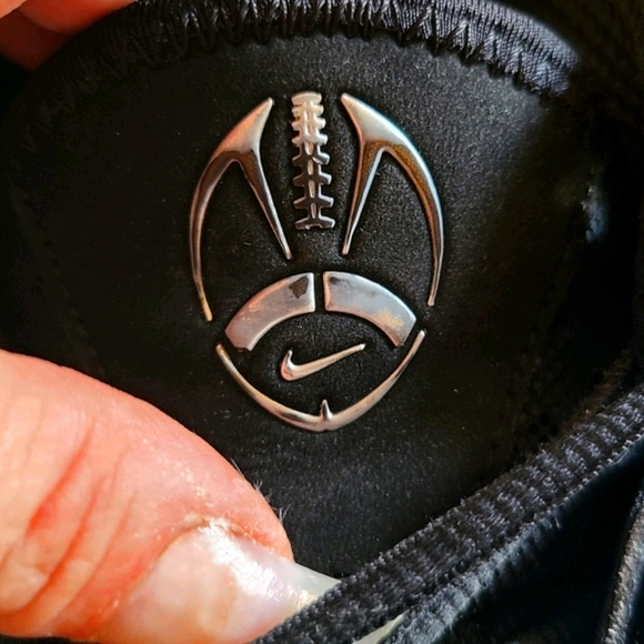 Nike Football Shoes - Picture 3 of 7